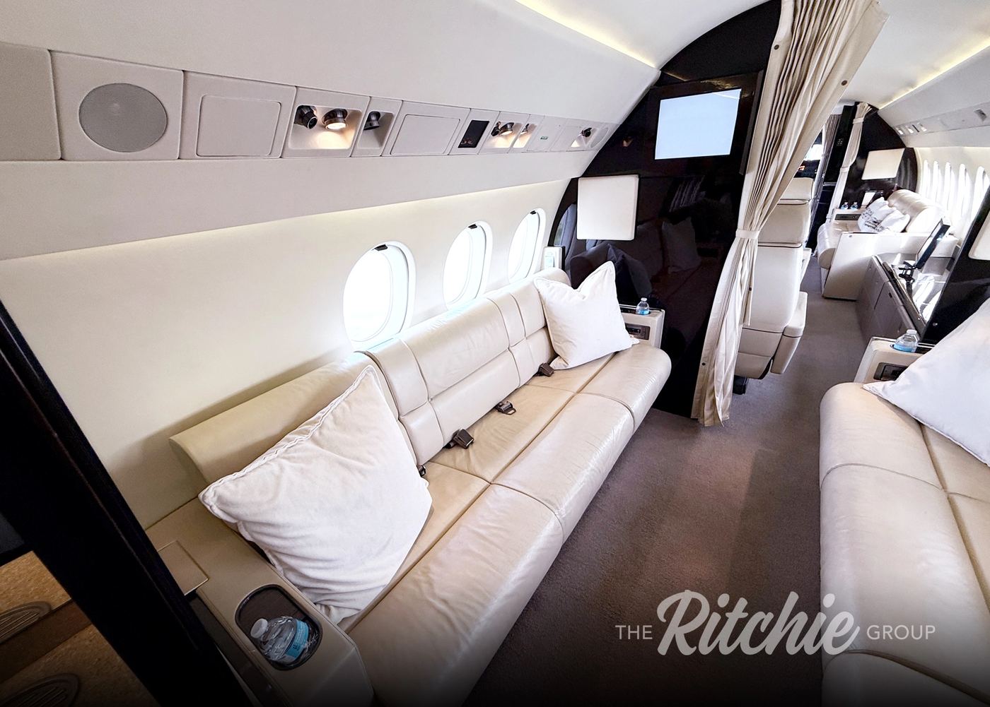 1993 Dassault Falcon 900B, interior 5